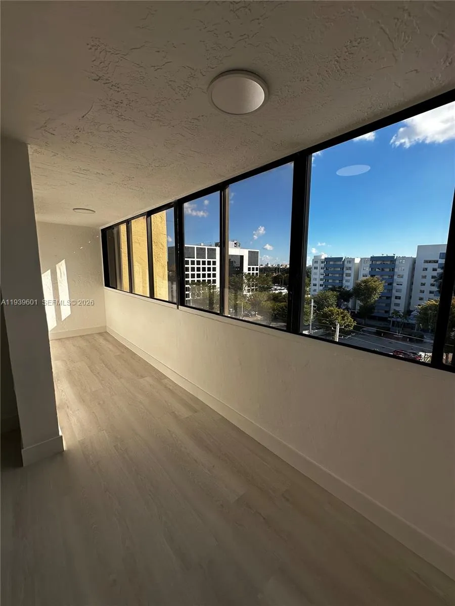 5055 Nw 7th St 801, Miami, Florida 33126, Miami, Florida 33126, 2 Bedrooms Bedrooms, ,2 BathroomsBathrooms,Residential Lease,For Rent,5055 Nw 7th St 801, Miami, Florida 33126,A11939601