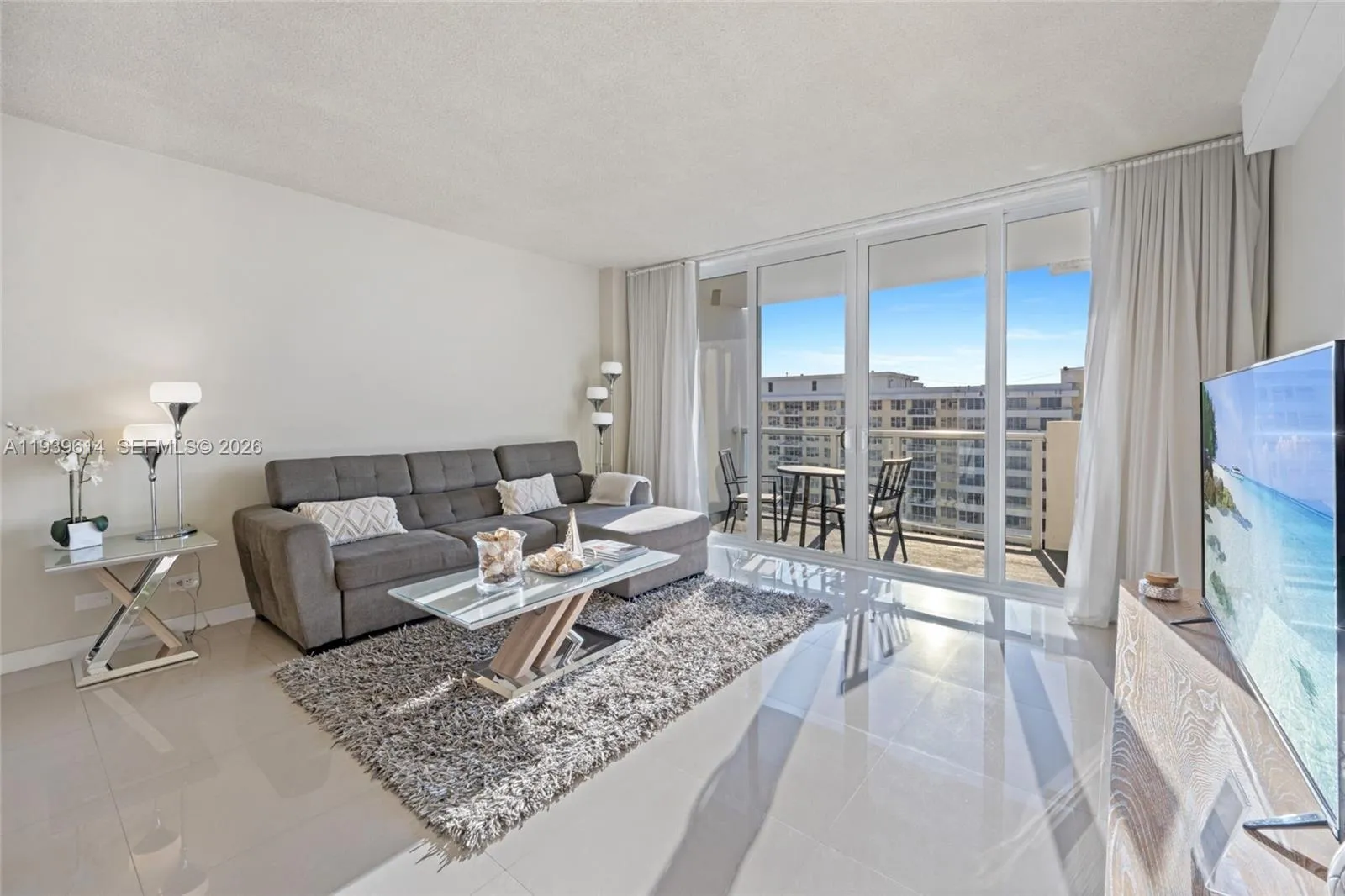 5601 Collins Ave 1618, Miami Beach, Florida 33140, Miami Beach, Florida 33140, 1 Bedroom Bedrooms, ,1 BathroomBathrooms,Residential,For Sale,5601 Collins Ave 1618, Miami Beach, Florida 33140,A11939614