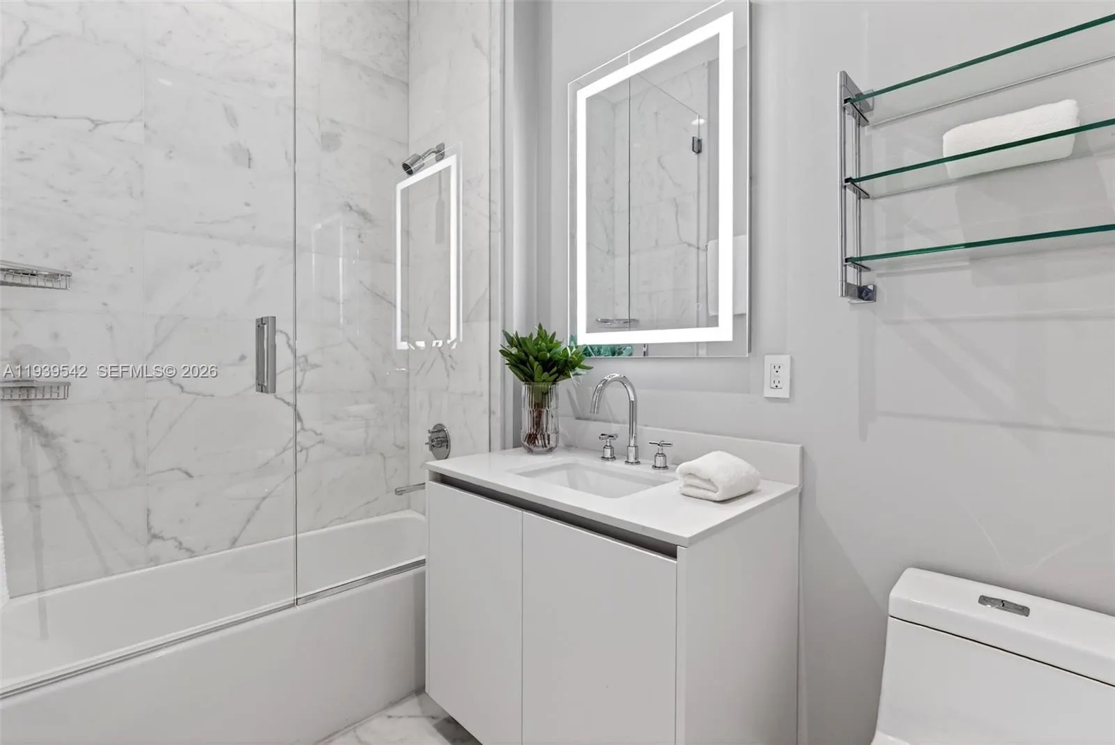 2821 S Bayshore Dr 19b, Miami, Florida 33133, Miami, Florida 33133, 4 Bedrooms Bedrooms, ,3 BathroomsBathrooms,Residential,For Sale,2821 S Bayshore Dr 19b, Miami, Florida 33133,A11939542