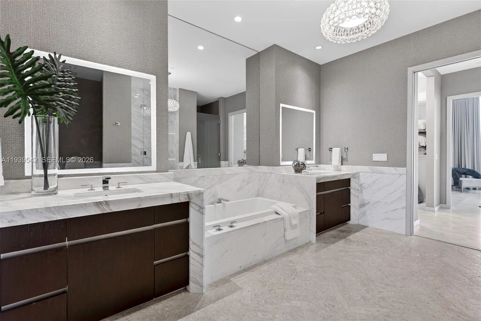 2821 S Bayshore Dr 19b, Miami, Florida 33133, Miami, Florida 33133, 4 Bedrooms Bedrooms, ,3 BathroomsBathrooms,Residential,For Sale,2821 S Bayshore Dr 19b, Miami, Florida 33133,A11939542