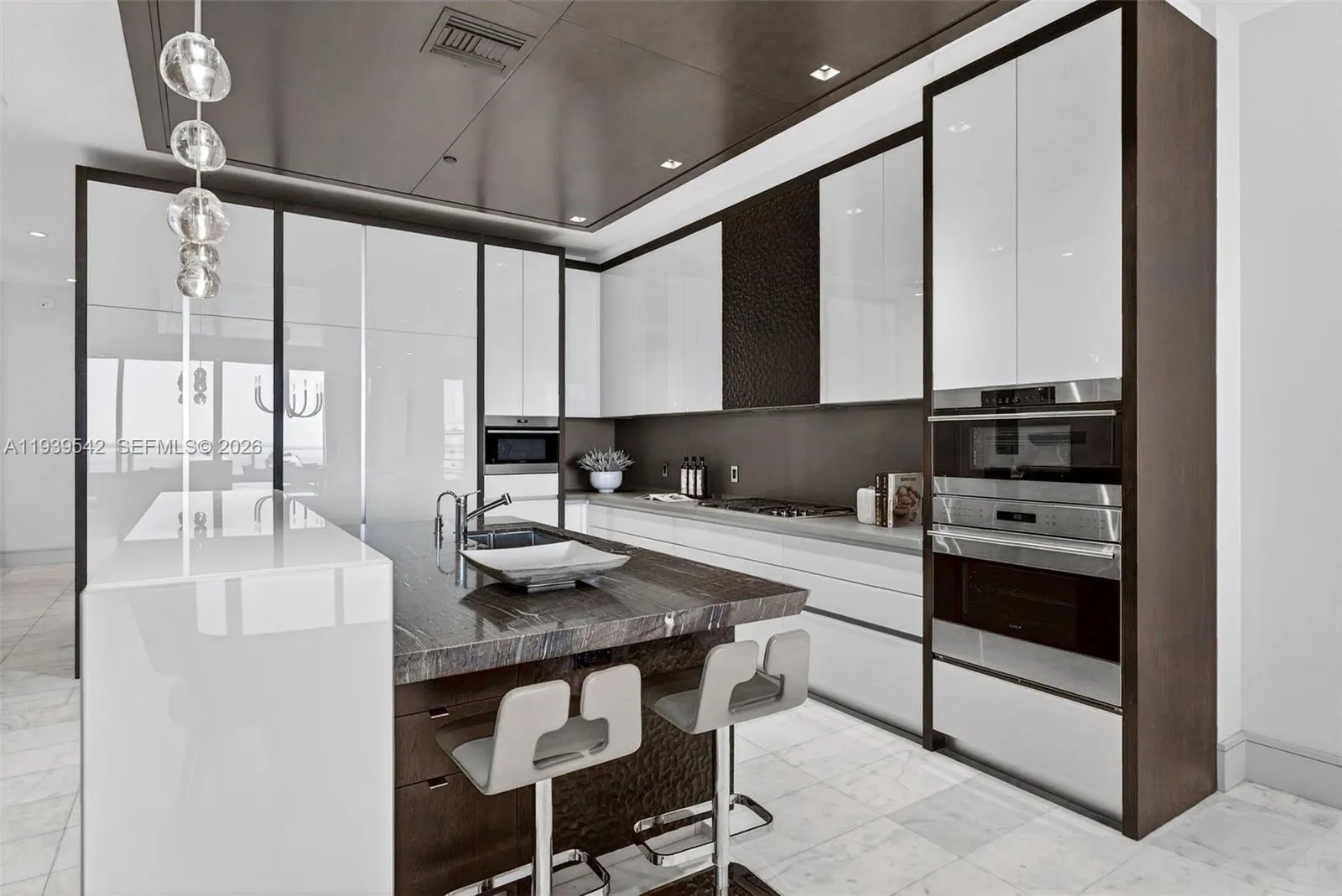 2821 S Bayshore Dr 19b, Miami, Florida 33133, Miami, Florida 33133, 4 Bedrooms Bedrooms, ,3 BathroomsBathrooms,Residential,For Sale,2821 S Bayshore Dr 19b, Miami, Florida 33133,A11939542