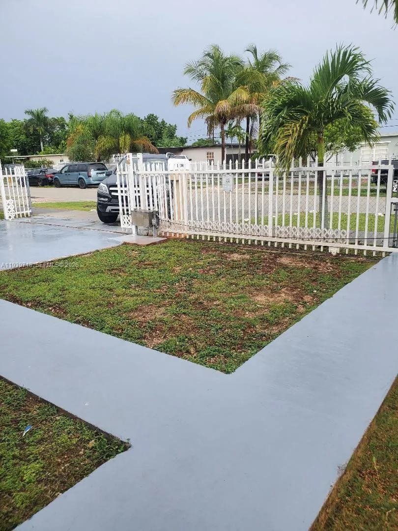 Homestead, Florida 33033, 4 Bedrooms Bedrooms, ,2 BathroomsBathrooms,Residential,For Sale,A11939718