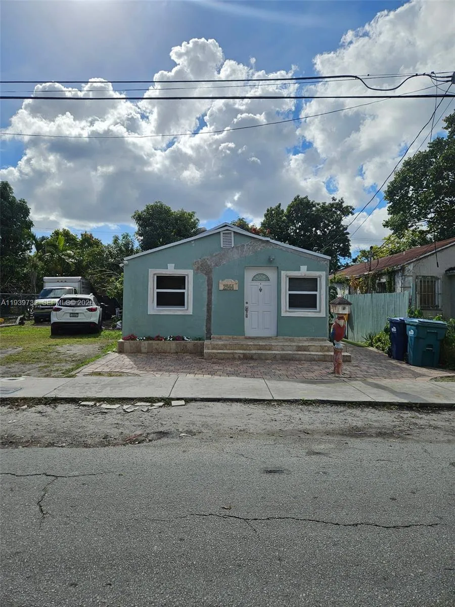 2944 Nw 44th St, Miami, Florida 33142, Miami, Florida 33142, 3 Bedrooms Bedrooms, ,2 BathroomsBathrooms,Residential,For Sale,2944 Nw 44th St, Miami, Florida 33142,A11939732