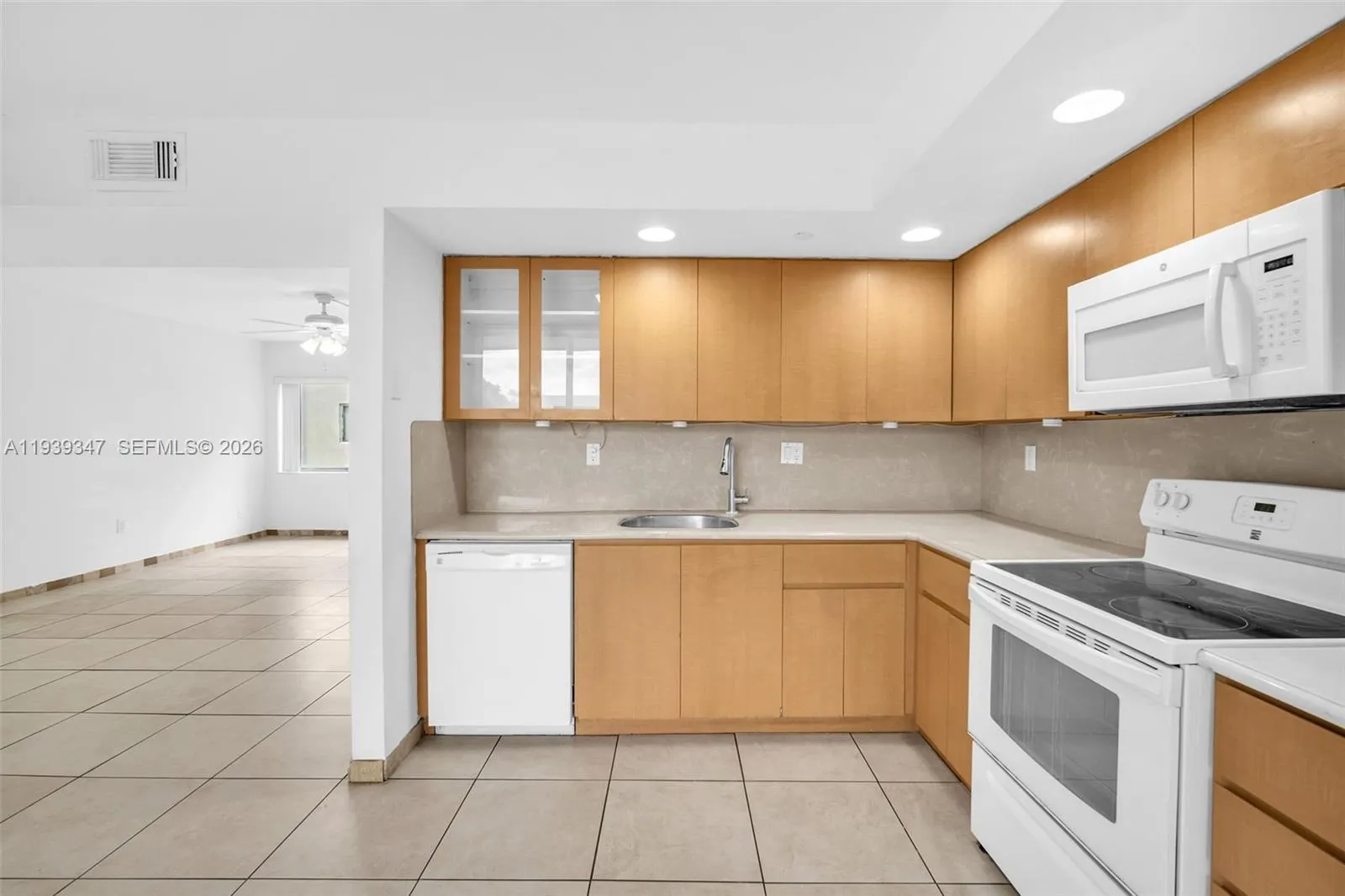 8540 Sw 133rd Ave Rd 312, Miami, Florida 33183, Miami, Florida 33183, 3 Bedrooms Bedrooms, ,2 BathroomsBathrooms,Residential Lease,For Rent,8540 Sw 133rd Ave Rd 312, Miami, Florida 33183,A11939347