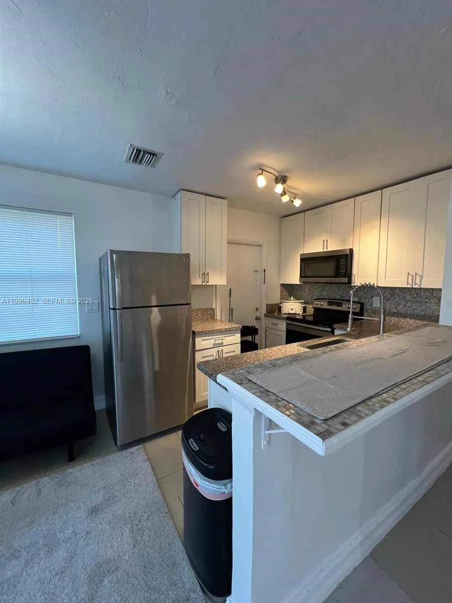 2920 Nw 11th Pl, Fort Lauderdale, Florida 33311, Fort Lauderdale, Florida 33311, 2 Bedrooms Bedrooms, ,1 BathroomBathrooms,Residential Lease,For Rent,2920 Nw 11th Pl, Fort Lauderdale, Florida 33311,A11939432