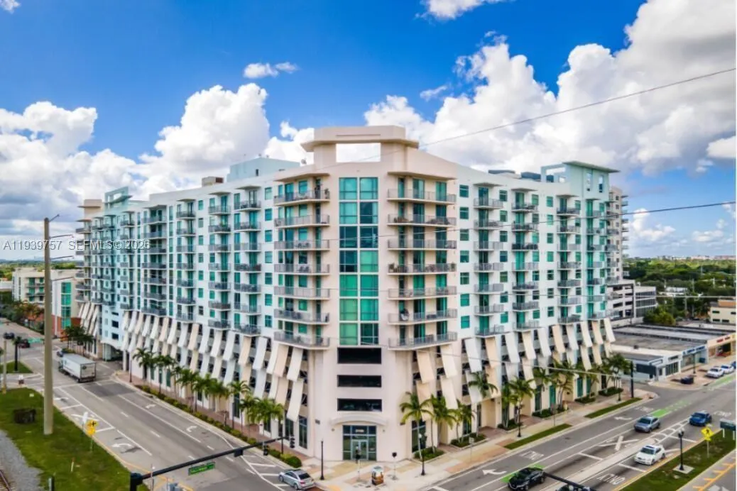 140 S Dixie Hwy 527, Hollywood, Florida 33020, Hollywood, Florida 33020, 2 Bedrooms Bedrooms, ,2 BathroomsBathrooms,Residential,For Sale,140 S Dixie Hwy 527, Hollywood, Florida 33020,A11939757