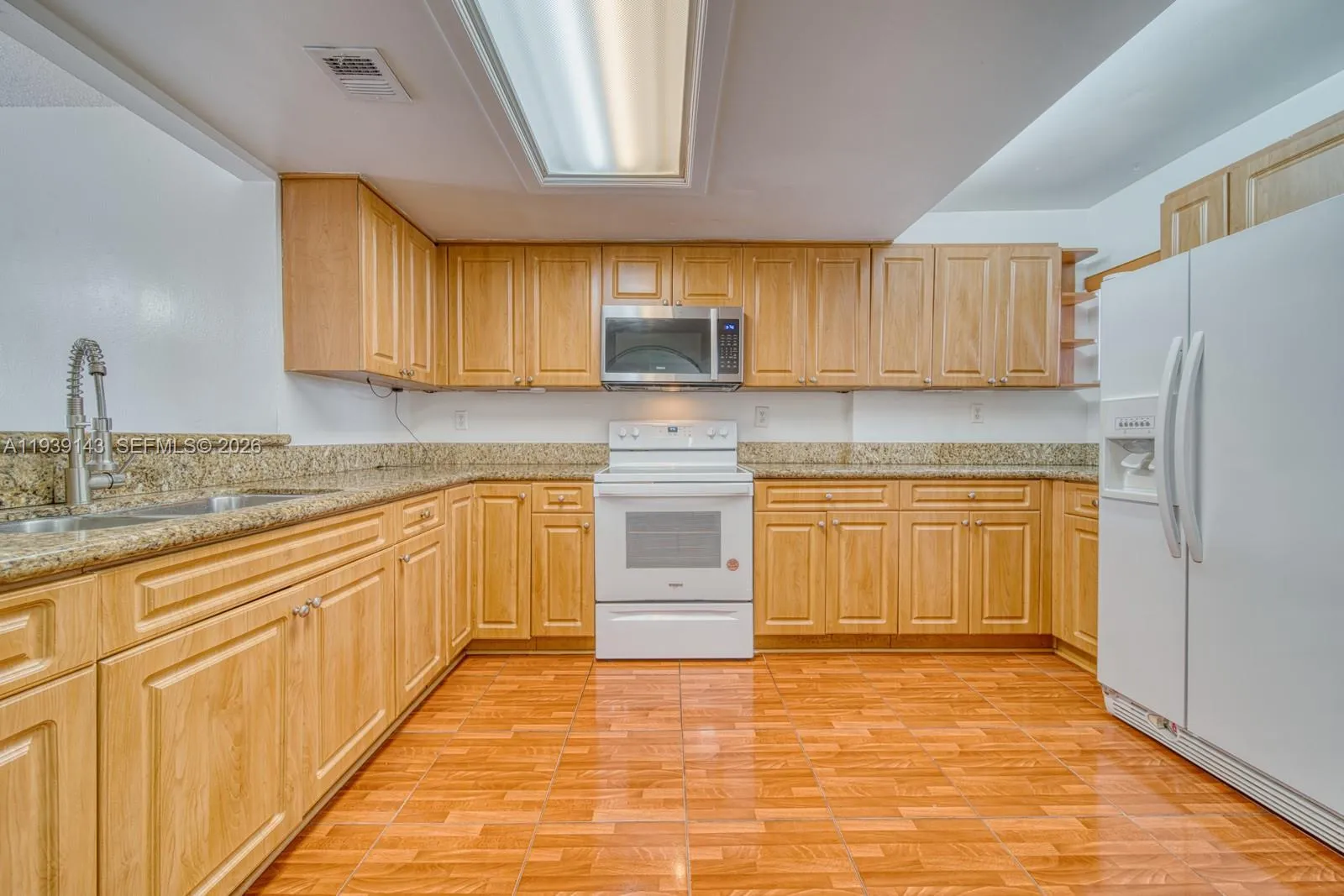 840 Sw 105th Ave 318, Miami, Florida 33174, Miami, Florida 33174, 2 Bedrooms Bedrooms, ,2 BathroomsBathrooms,Residential Lease,For Rent,840 Sw 105th Ave 318, Miami, Florida 33174,A11939143