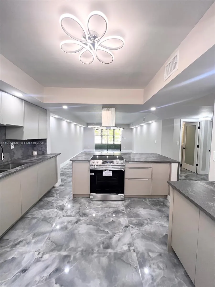 4930 E Sabal Palm Blvd 206, Tamarac, Florida 33319, Tamarac, Florida 33319, 2 Bedrooms Bedrooms, ,2 BathroomsBathrooms,Residential,For Sale,4930 E Sabal Palm Blvd 206, Tamarac, Florida 33319,A11939868