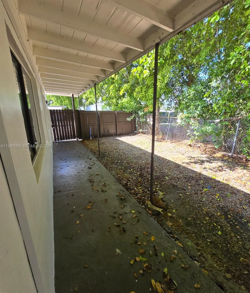 3981 Sw 12th Pl 2, Fort Lauderdale, Florida 33312, Fort Lauderdale, Florida 33312, 1 Bedroom Bedrooms, ,1 BathroomBathrooms,Residential Lease,For Rent,3981 Sw 12th Pl 2, Fort Lauderdale, Florida 33312,A11940063