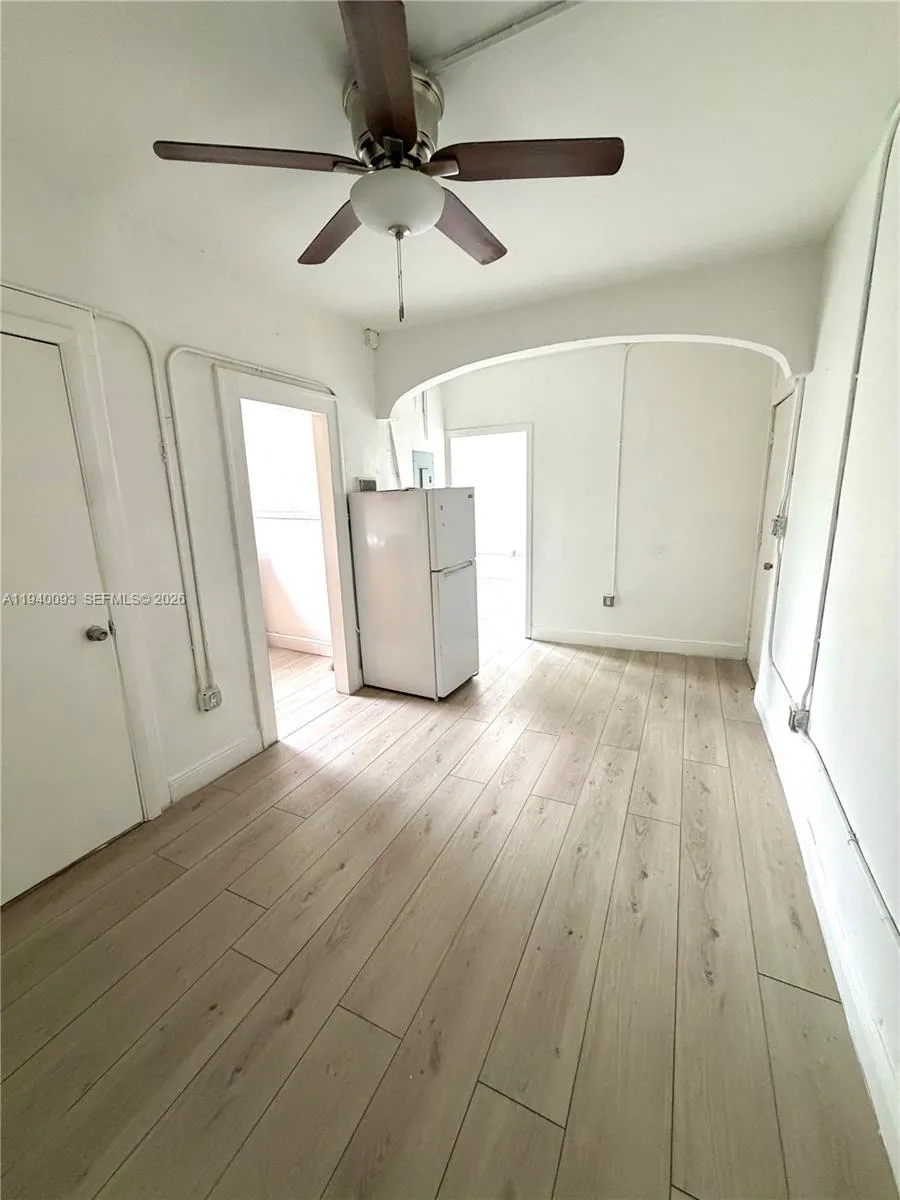 967 Sw 5th St 4, Miami, Florida 33130, Miami, Florida 33130, 1 Bedroom Bedrooms, ,1 BathroomBathrooms,Residential Lease,For Rent,967 Sw 5th St 4, Miami, Florida 33130,A11940093