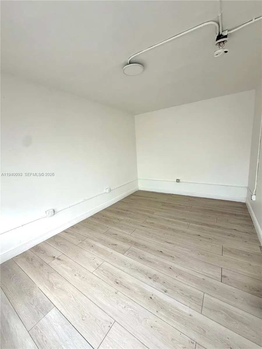 967 Sw 5th St 4, Miami, Florida 33130, Miami, Florida 33130, 1 Bedroom Bedrooms, ,1 BathroomBathrooms,Residential Lease,For Rent,967 Sw 5th St 4, Miami, Florida 33130,A11940093