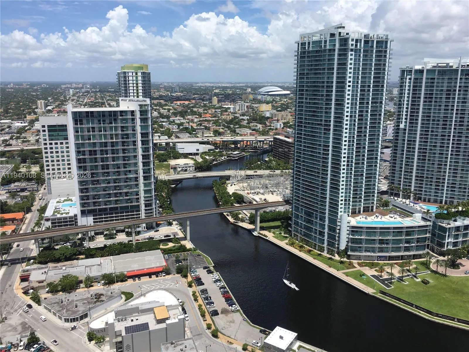 68 Se 6th St 3708, Miami, Florida 33131, Miami, Florida 33131, 1 Bedroom Bedrooms, ,1 BathroomBathrooms,Residential Lease,For Rent,68 Se 6th St 3708, Miami, Florida 33131,A11940108