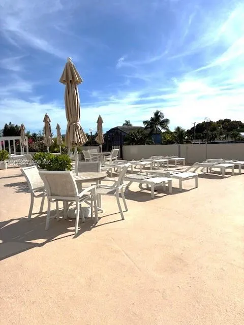 2500 Ne 135th St B506, North Miami, Florida 33181, North Miami, Florida 33181, 2 Bedrooms Bedrooms, ,2 BathroomsBathrooms,Residential Lease,For Rent,2500 Ne 135th St B506, North Miami, Florida 33181,A11940130