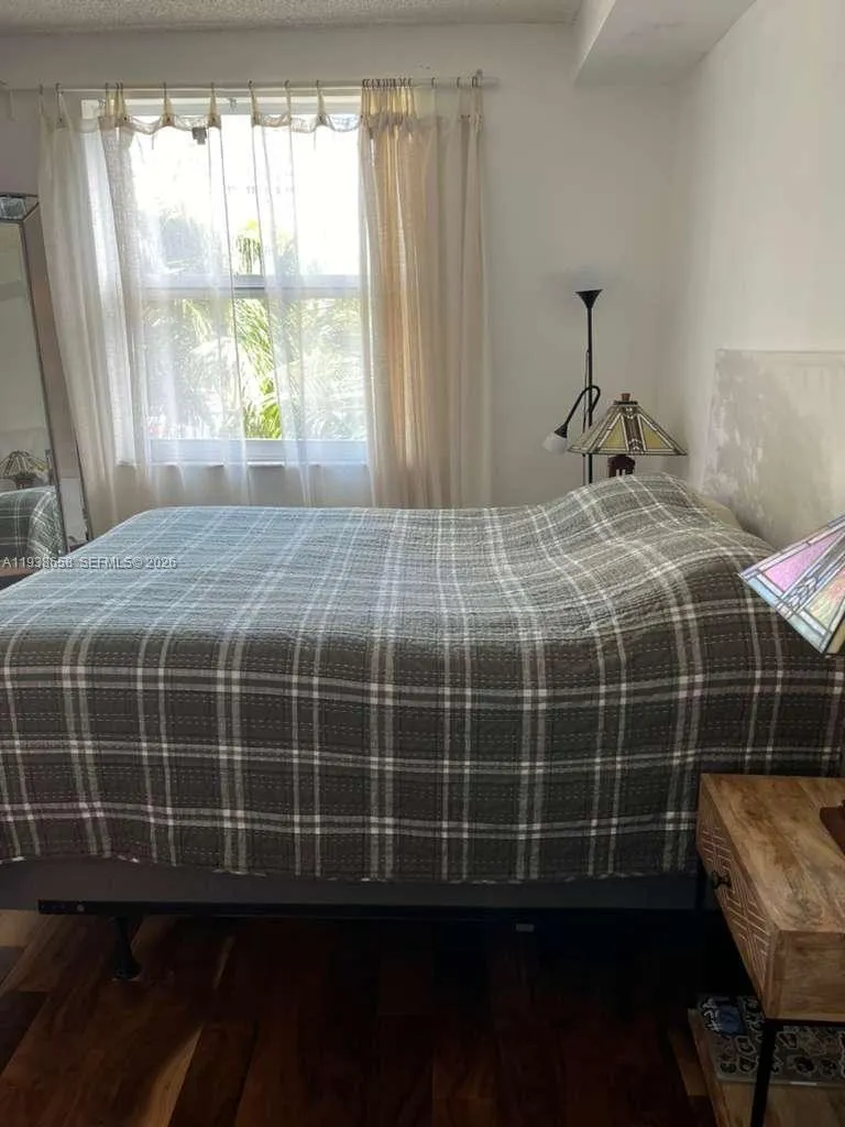 17150 N Bay Rd 2412, Sunny Isles Beach, Florida 33, Sunny Isles Beach, Florida 33160, 2 Bedrooms Bedrooms, ,2 BathroomsBathrooms,Residential Lease,For Rent,17150 N Bay Rd 2412, Sunny Isles Beach, Florida 33,A11938658