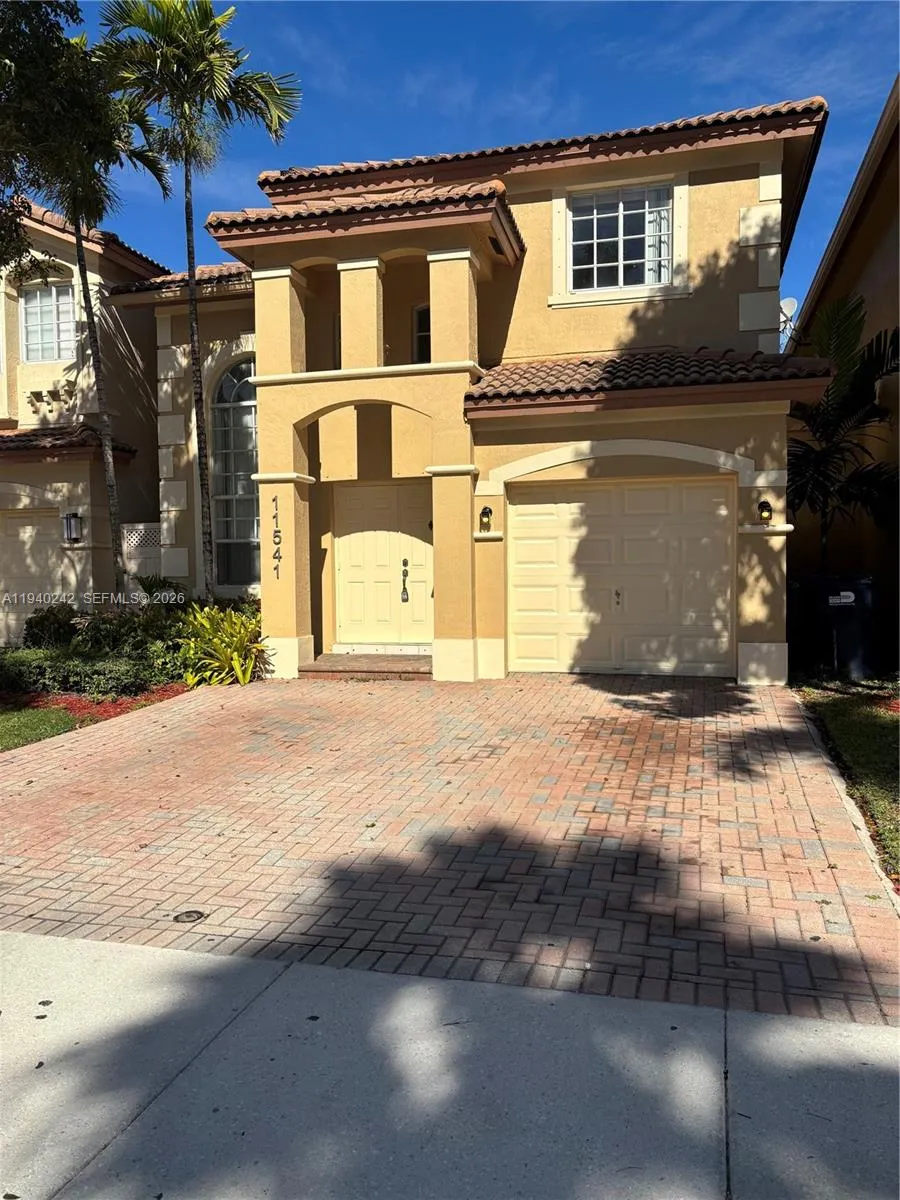 doral isles Santa Lucia