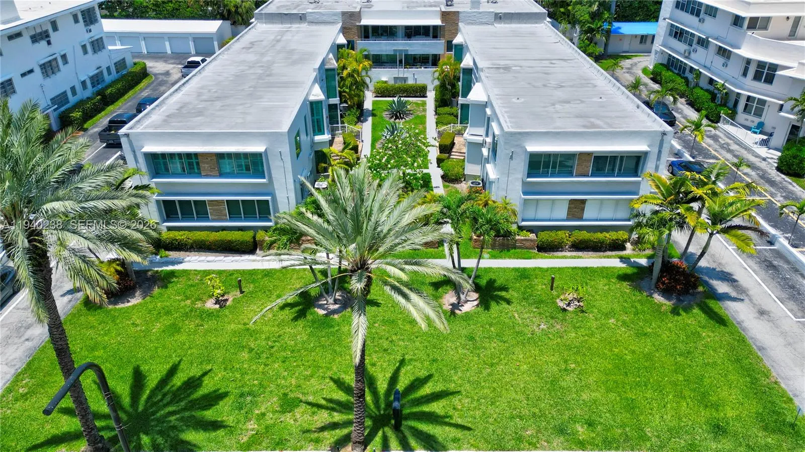 10178 Collins Ave 107, Bal Harbour, Florida 33154, Bal Harbour, Florida 33154, 1 Bedroom Bedrooms, ,2 BathroomsBathrooms,Residential Lease,For Rent,10178 Collins Ave 107, Bal Harbour, Florida 33154,A11940238