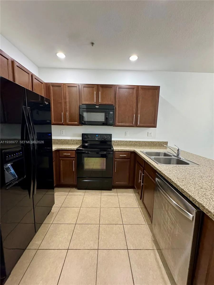 917 Sw 147th Ave 2006, Pembroke Pines, Florida 330, Pembroke Pines, Florida 33027, 2 Bedrooms Bedrooms, ,2 BathroomsBathrooms,Residential Lease,For Rent,917 Sw 147th Ave 2006, Pembroke Pines, Florida 330,A11938977