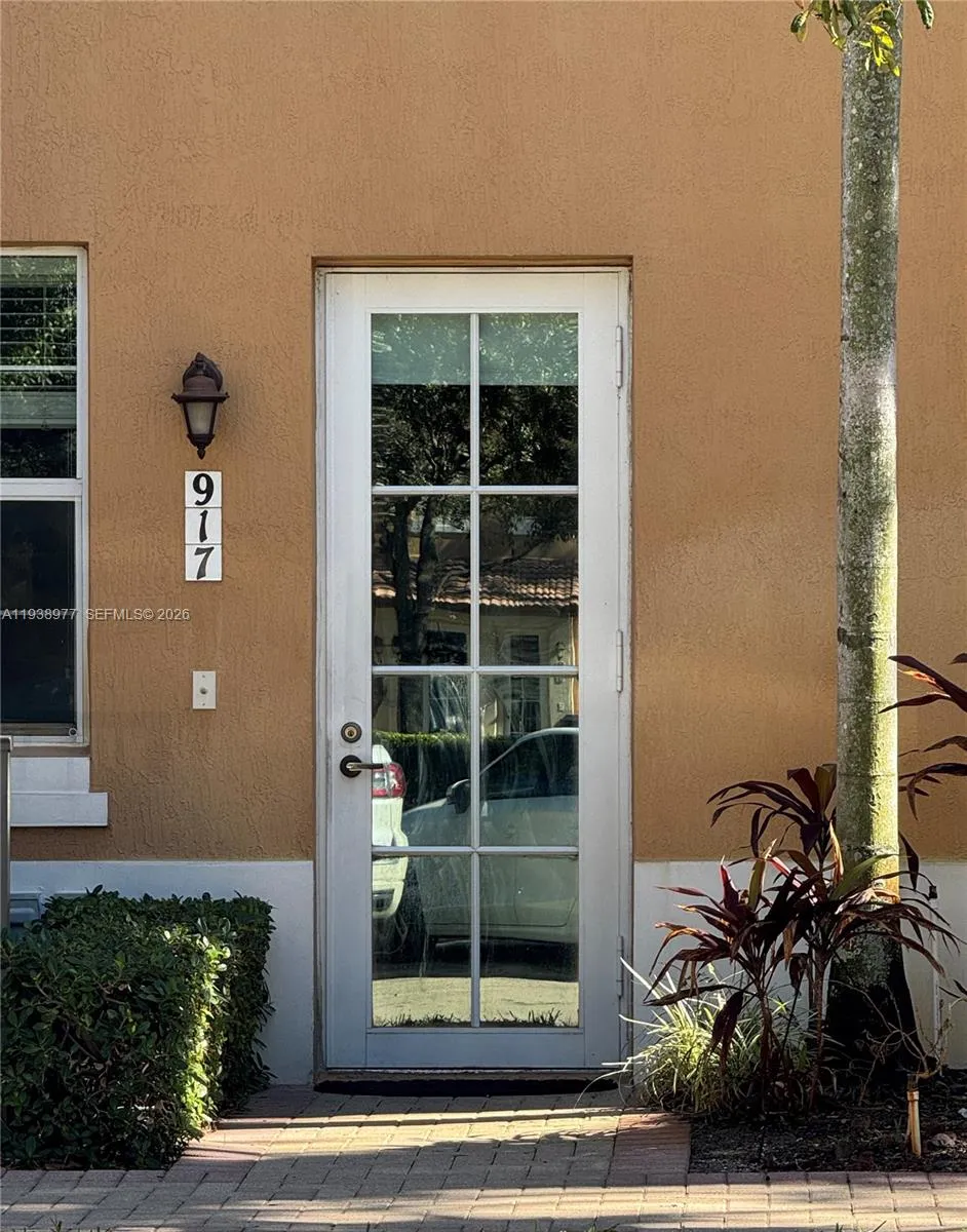 917 Sw 147th Ave 2006, Pembroke Pines, Florida 330, Pembroke Pines, Florida 33027, 2 Bedrooms Bedrooms, ,2 BathroomsBathrooms,Residential Lease,For Rent,917 Sw 147th Ave 2006, Pembroke Pines, Florida 330,A11938977