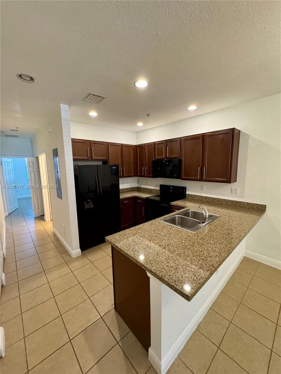 917 Sw 147th Ave 2006, Pembroke Pines, Florida 330, Pembroke Pines, Florida 33027, 2 Bedrooms Bedrooms, ,2 BathroomsBathrooms,Residential Lease,For Rent,917 Sw 147th Ave 2006, Pembroke Pines, Florida 330,A11938977