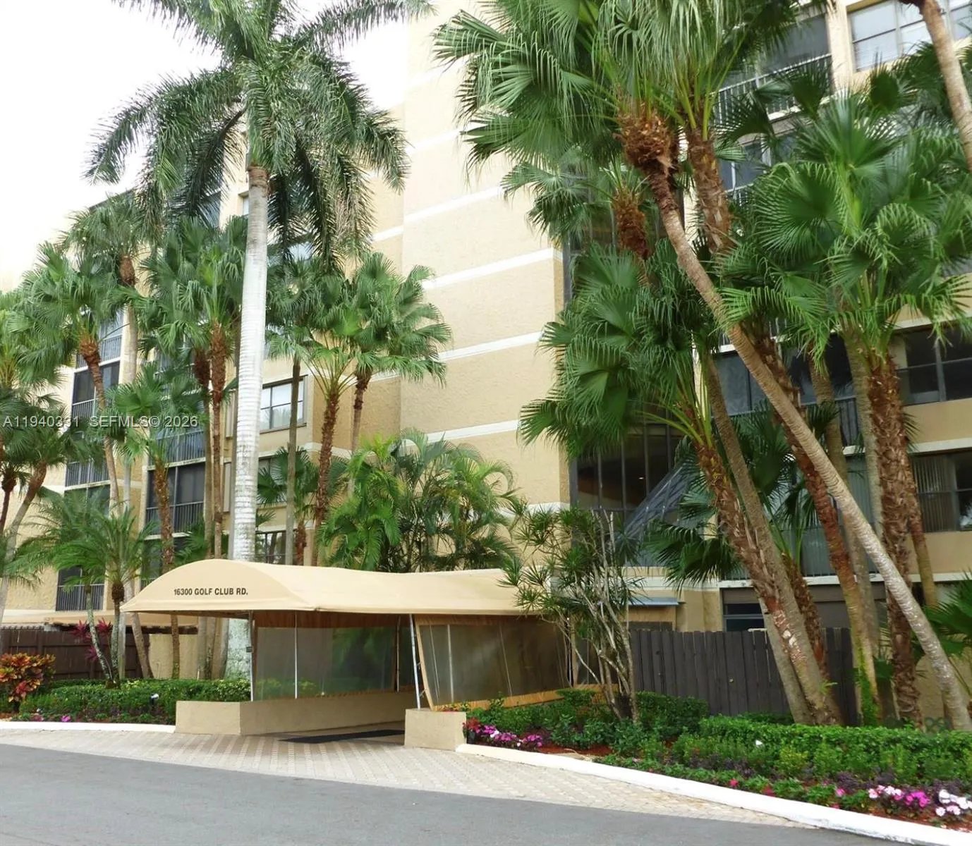 16300 Golf Club Rd 203, Weston, Florida 33326, Weston, Florida 33326, 2 Bedrooms Bedrooms, ,2 BathroomsBathrooms,Residential Lease,For Rent,16300 Golf Club Rd 203, Weston, Florida 33326,A11940331