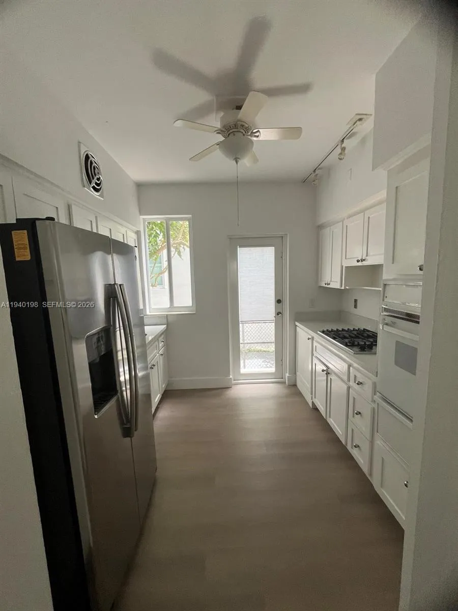 3921 N Meridian Ave 1a, Miami Beach, Florida 33140, Miami Beach, Florida 33140, 2 Bedrooms Bedrooms, ,2 BathroomsBathrooms,Residential Lease,For Rent,3921 N Meridian Ave 1a, Miami Beach, Florida 33140,A11940198