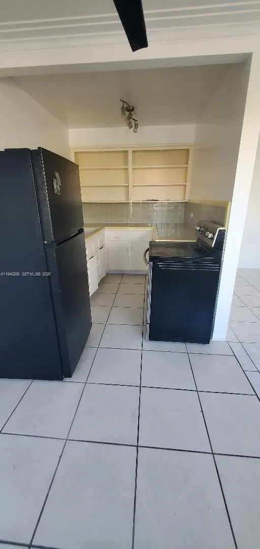 346 86th St 6, Miami Beach, Florida 33141, Miami Beach, Florida 33141, 1 Bedroom Bedrooms, ,1 BathroomBathrooms,Residential Lease,For Rent,346 86th St 6, Miami Beach, Florida 33141,A11940206