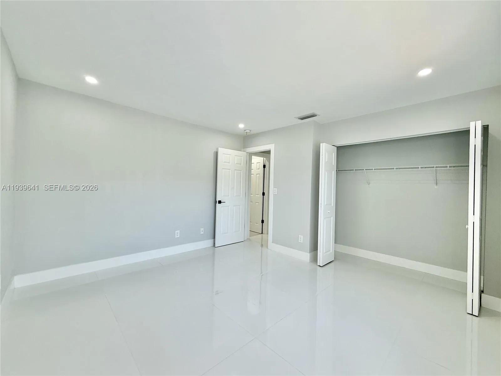 11240 Sw 33rd Cir Pl, Miami, Florida 33165, Miami, Florida 33165, 2 Bedrooms Bedrooms, ,2 BathroomsBathrooms,Residential,For Sale,11240 Sw 33rd Cir Pl, Miami, Florida 33165,A11939641