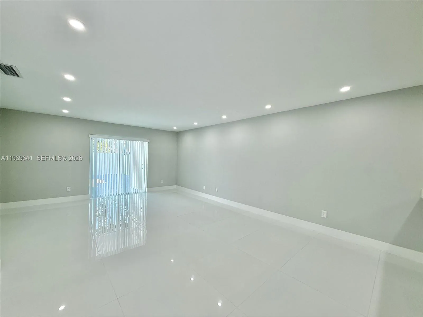 11240 Sw 33rd Cir Pl, Miami, Florida 33165, Miami, Florida 33165, 2 Bedrooms Bedrooms, ,2 BathroomsBathrooms,Residential,For Sale,11240 Sw 33rd Cir Pl, Miami, Florida 33165,A11939641