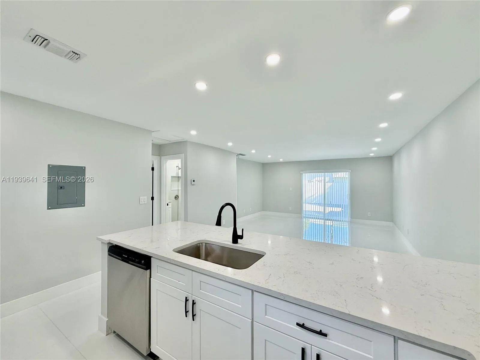 11240 Sw 33rd Cir Pl, Miami, Florida 33165, Miami, Florida 33165, 2 Bedrooms Bedrooms, ,2 BathroomsBathrooms,Residential,For Sale,11240 Sw 33rd Cir Pl, Miami, Florida 33165,A11939641