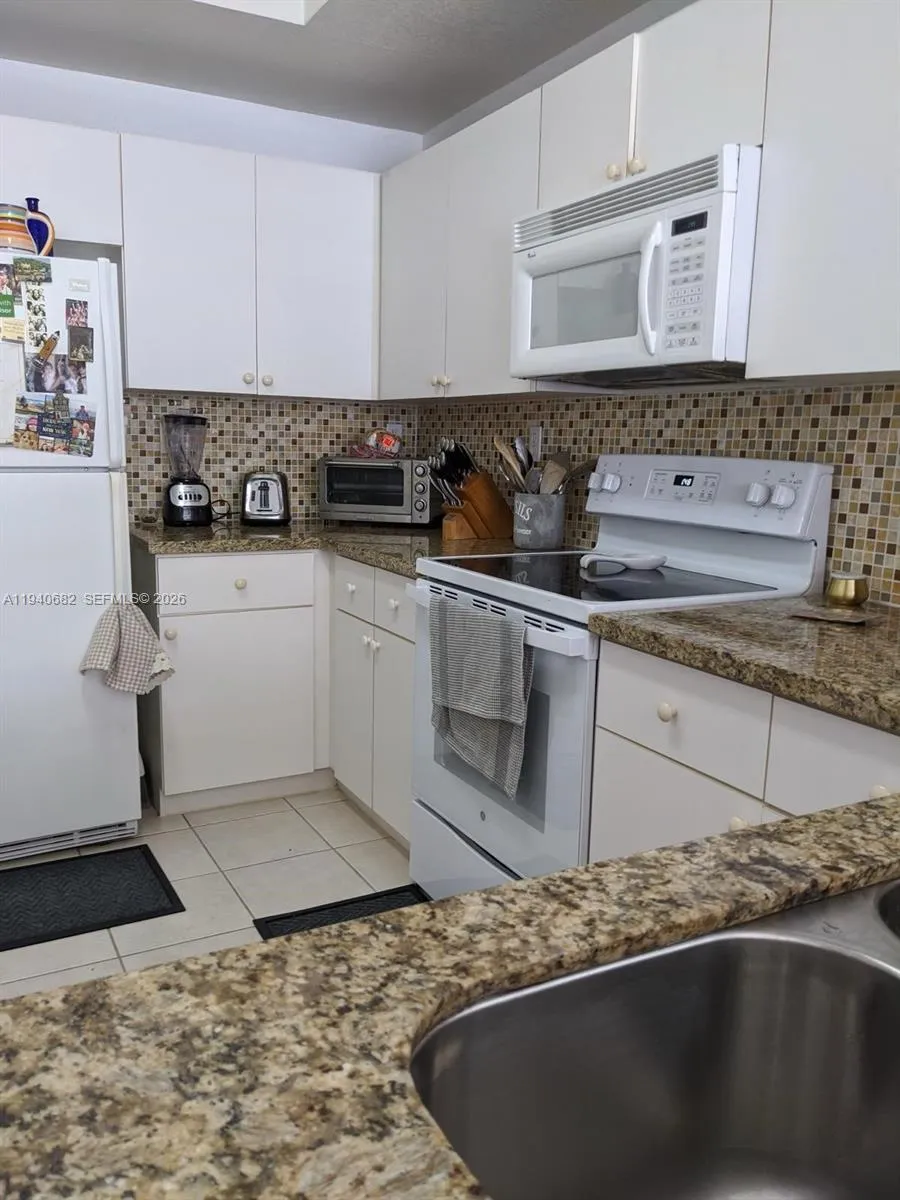 8930 W Flagler St 201, Miami, Florida 33174, Miami, Florida 33174, 3 Bedrooms Bedrooms, ,2 BathroomsBathrooms,Residential,For Sale,8930 W Flagler St 201, Miami, Florida 33174,A11940682