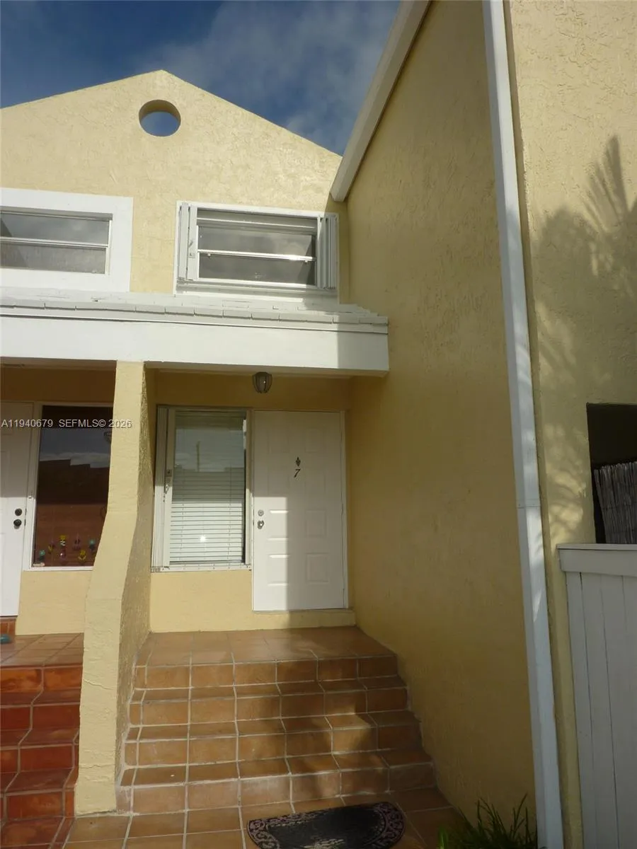 4535 Sw 68th Ct Cir 7, Miami, Florida 33155, Miami, Florida 33155, 2 Bedrooms Bedrooms, ,2 BathroomsBathrooms,Residential Lease,For Rent,4535 Sw 68th Ct Cir 7, Miami, Florida 33155,A11940679