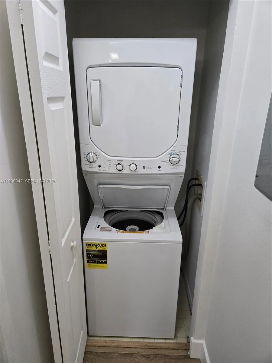 10416 Nw 8th St 201, Pembroke Pines, Florida 33026, Pembroke Pines, Florida 33026, 2 Bedrooms Bedrooms, ,2 BathroomsBathrooms,Residential Lease,For Rent,10416 Nw 8th St 201, Pembroke Pines, Florida 33026,A11938942