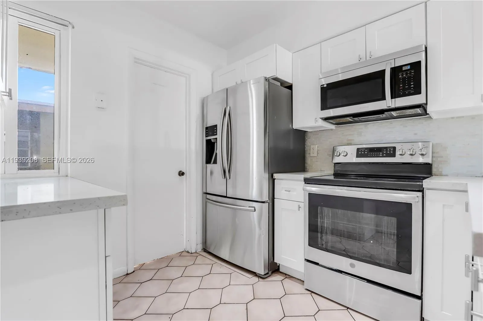137 Ne 1st Ct A, Dania Beach, Florida 33004, Dania Beach, Florida 33004, 2 Bedrooms Bedrooms, ,1 BathroomBathrooms,Residential Lease,For Rent,137 Ne 1st Ct A, Dania Beach, Florida 33004,A11939208