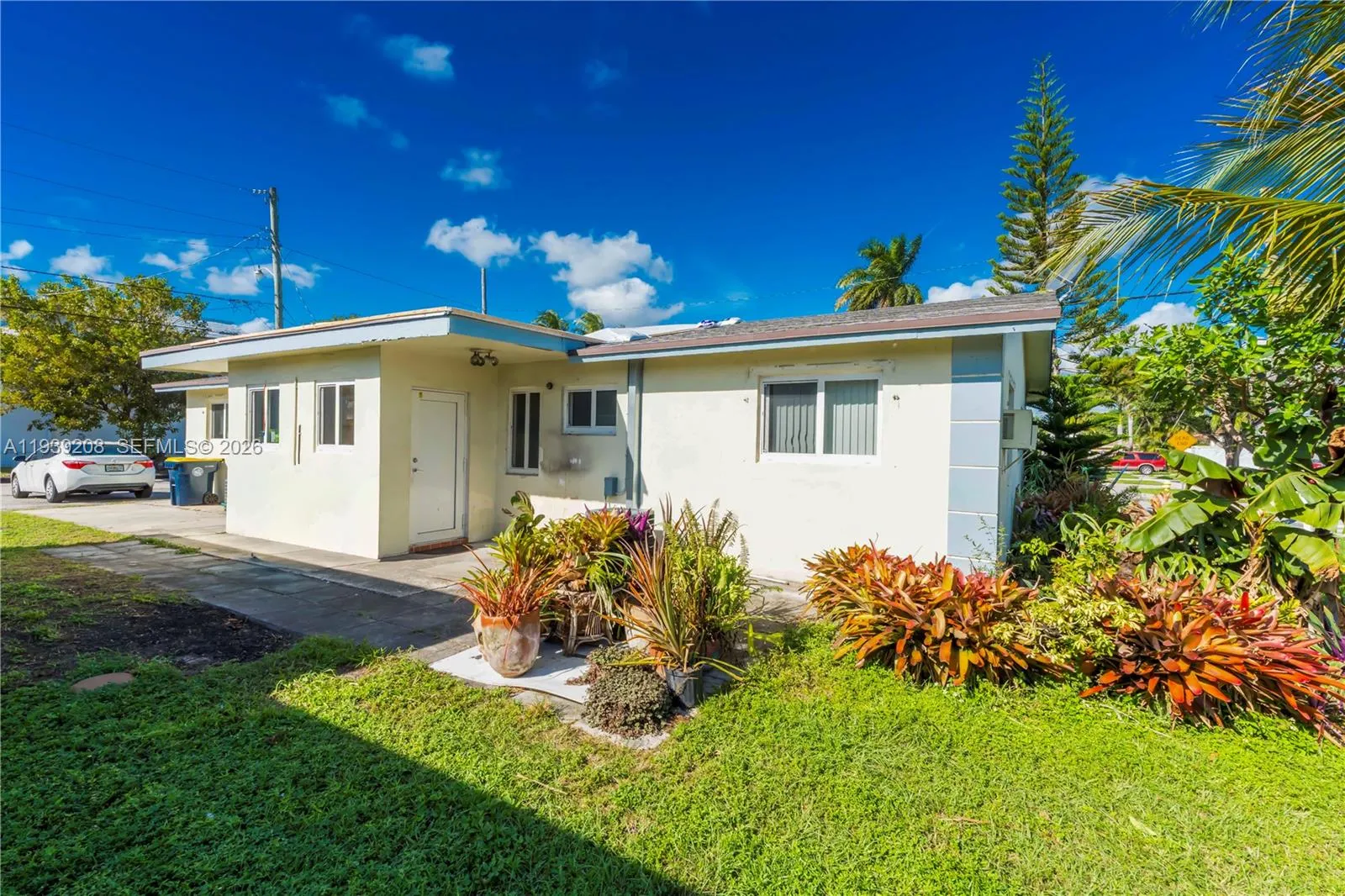 137 Ne 1st Ct A, Dania Beach, Florida 33004, Dania Beach, Florida 33004, 2 Bedrooms Bedrooms, ,1 BathroomBathrooms,Residential Lease,For Rent,137 Ne 1st Ct A, Dania Beach, Florida 33004,A11939208