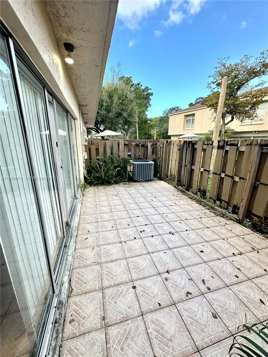 8253 Nw 8th Pl 2, Plantation, Florida 33324, Plantation, Florida 33324, 4 Bedrooms Bedrooms, ,2 BathroomsBathrooms,Residential,For Sale,8253 Nw 8th Pl 2, Plantation, Florida 33324,A11939633
