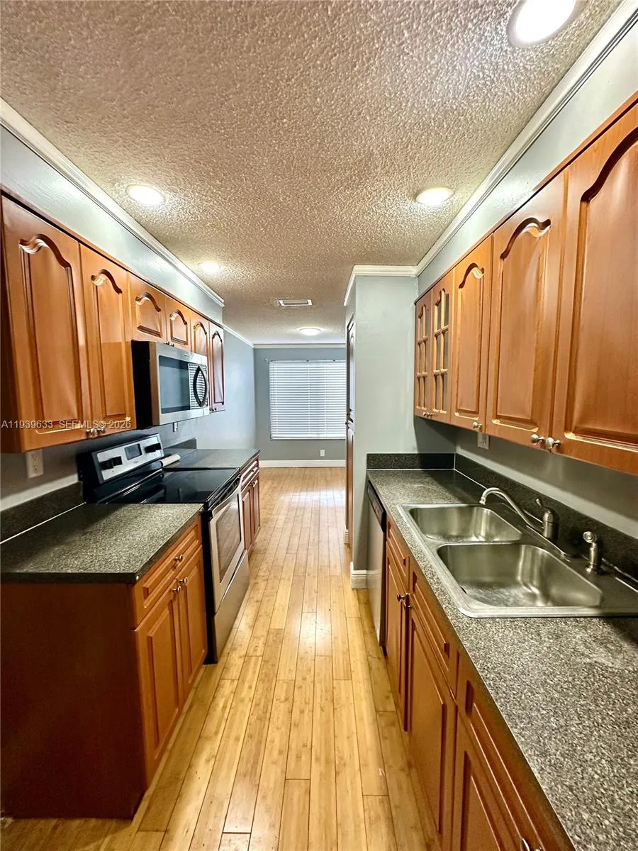 8253 Nw 8th Pl 2, Plantation, Florida 33324, Plantation, Florida 33324, 4 Bedrooms Bedrooms, ,2 BathroomsBathrooms,Residential,For Sale,8253 Nw 8th Pl 2, Plantation, Florida 33324,A11939633