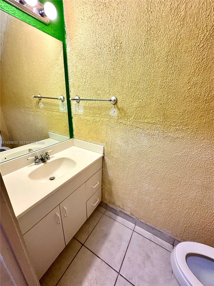 8253 Nw 8th Pl 2, Plantation, Florida 33324, Plantation, Florida 33324, 4 Bedrooms Bedrooms, ,2 BathroomsBathrooms,Residential,For Sale,8253 Nw 8th Pl 2, Plantation, Florida 33324,A11939633