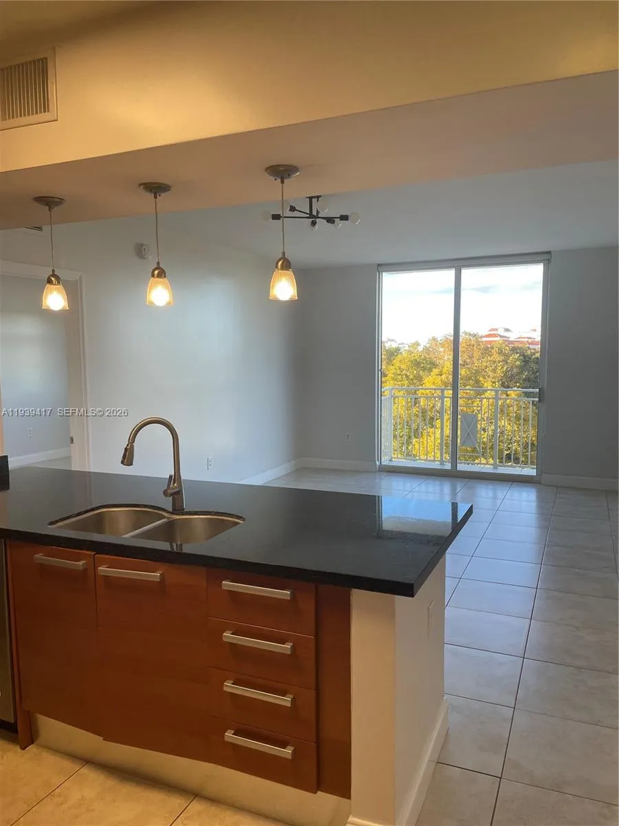 2030 S Douglas Rd 524, Coral Gables, Florida 33134, Coral Gables, Florida 33134, 2 Bedrooms Bedrooms, ,2 BathroomsBathrooms,Residential Lease,For Rent,2030 S Douglas Rd 524, Coral Gables, Florida 33134,A11939417