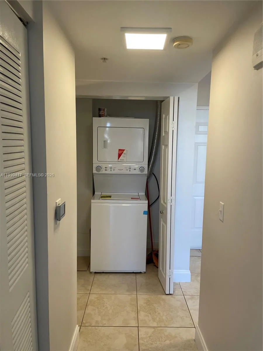 2030 S Douglas Rd 524, Coral Gables, Florida 33134, Coral Gables, Florida 33134, 2 Bedrooms Bedrooms, ,2 BathroomsBathrooms,Residential Lease,For Rent,2030 S Douglas Rd 524, Coral Gables, Florida 33134,A11939417