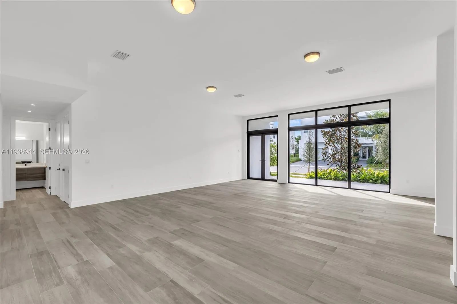 16699 N Botaniko Dr N, Weston, Florida 33326, Weston, Florida 33326, 5 Bedrooms Bedrooms, ,6 BathroomsBathrooms,Residential Lease,For Rent,16699 N Botaniko Dr N, Weston, Florida 33326,A11938944