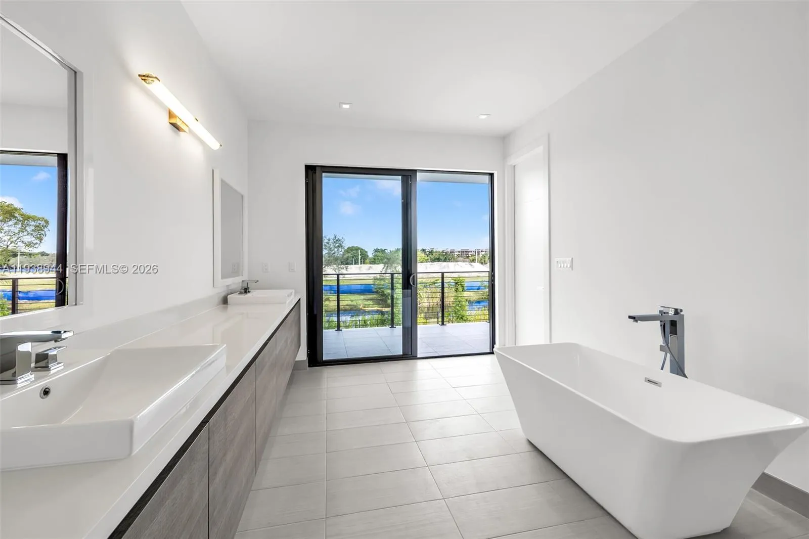 16699 N Botaniko Dr N, Weston, Florida 33326, Weston, Florida 33326, 5 Bedrooms Bedrooms, ,6 BathroomsBathrooms,Residential Lease,For Rent,16699 N Botaniko Dr N, Weston, Florida 33326,A11938944