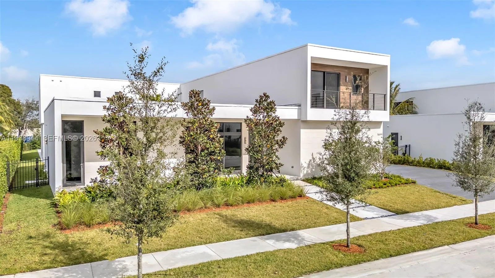 16699 N Botaniko Dr N, Weston, Florida 33326, Weston, Florida 33326, 5 Bedrooms Bedrooms, ,6 BathroomsBathrooms,Residential Lease,For Rent,16699 N Botaniko Dr N, Weston, Florida 33326,A11938944