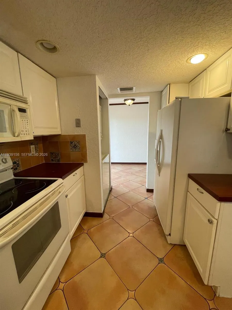 6575 W Oakland Park Blvd 511, Lauderhill, Florida, Lauderhill, Florida 33313, 2 Bedrooms Bedrooms, ,2 BathroomsBathrooms,Residential Lease,For Rent,6575 W Oakland Park Blvd 511, Lauderhill, Florida ,A11939158