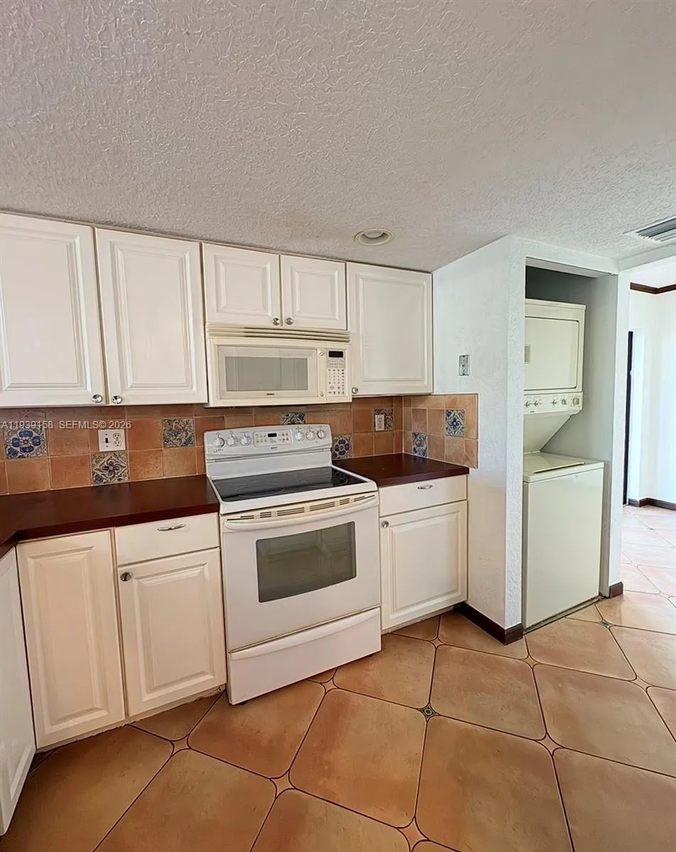 6575 W Oakland Park Blvd 511, Lauderhill, Florida, Lauderhill, Florida 33313, 2 Bedrooms Bedrooms, ,2 BathroomsBathrooms,Residential Lease,For Rent,6575 W Oakland Park Blvd 511, Lauderhill, Florida ,A11939158