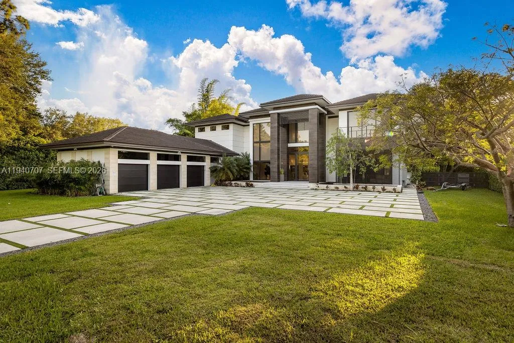 6850 Sw 73rd Ct, Miami, Florida 33143, Miami, Florida 33143, 8 Bedrooms Bedrooms, 1 Room Rooms,7 BathroomsBathrooms,Residential,For Sale,6850 Sw 73rd Ct, Miami, Florida 33143,A11940707