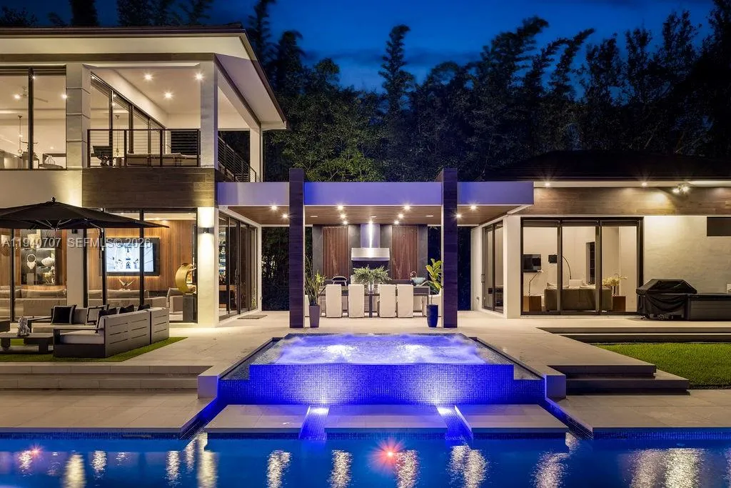 6850 Sw 73rd Ct, Miami, Florida 33143, Miami, Florida 33143, 8 Bedrooms Bedrooms, 1 Room Rooms,7 BathroomsBathrooms,Residential,For Sale,6850 Sw 73rd Ct, Miami, Florida 33143,A11940707