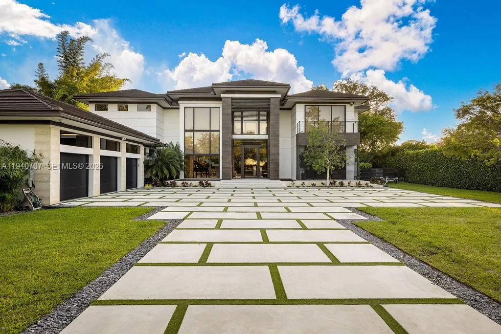 6850 Sw 73rd Ct, Miami, Florida 33143, Miami, Florida 33143, 8 Bedrooms Bedrooms, 1 Room Rooms,7 BathroomsBathrooms,Residential,For Sale,6850 Sw 73rd Ct, Miami, Florida 33143,A11940707