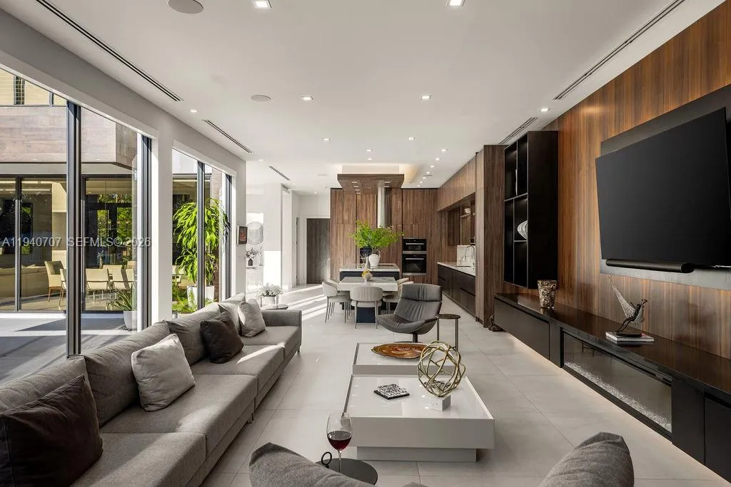 6850 Sw 73rd Ct, Miami, Florida 33143, Miami, Florida 33143, 8 Bedrooms Bedrooms, 1 Room Rooms,7 BathroomsBathrooms,Residential,For Sale,6850 Sw 73rd Ct, Miami, Florida 33143,A11940707