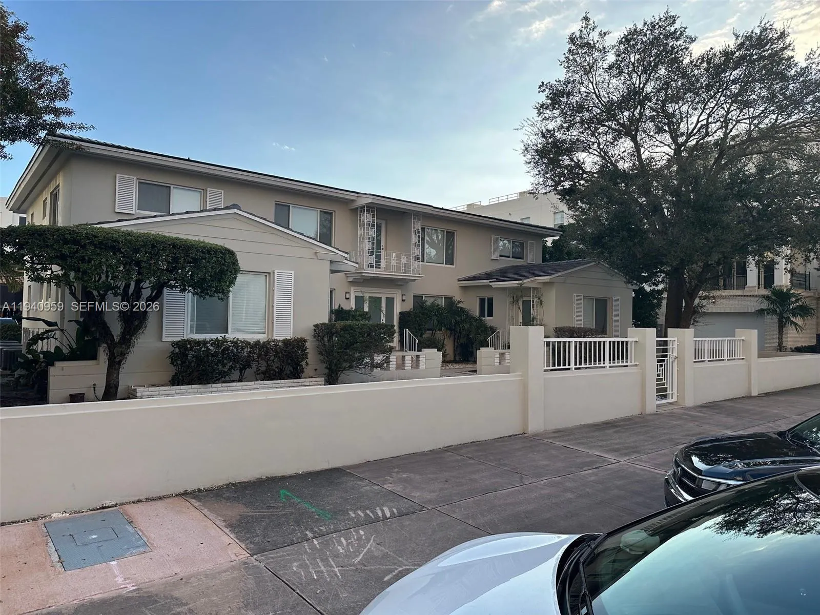 738 Biltmore Way 1, Coral Gables, Florida 33134, Coral Gables, Florida 33134, 1 Bedroom Bedrooms, ,1 BathroomBathrooms,Residential Lease,For Rent,738 Biltmore Way 1, Coral Gables, Florida 33134,A11940959