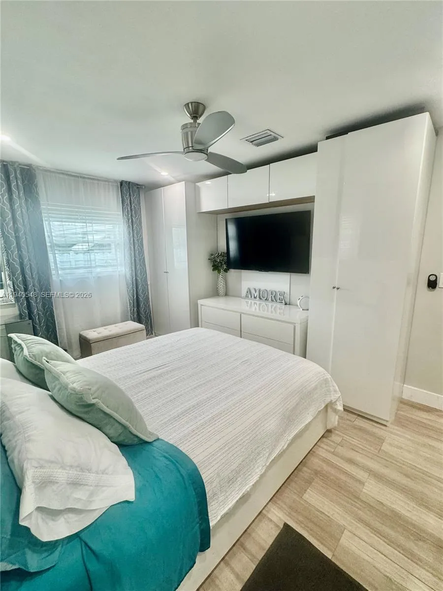 428 N Crescent Dr, Hollywood, Florida 33021, Hollywood, Florida 33021, 4 Bedrooms Bedrooms, ,2 BathroomsBathrooms,Residential,For Sale,428 N Crescent Dr, Hollywood, Florida 33021,A11940548